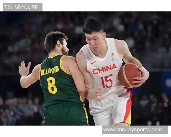 周琦因伤缺席亚洲杯赛场与队友并肩作战全力以赴进行康复训练