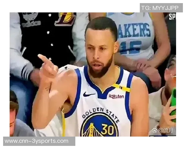 库里弧顶接球失去重心却依然精准命中布朗尼面前三分球