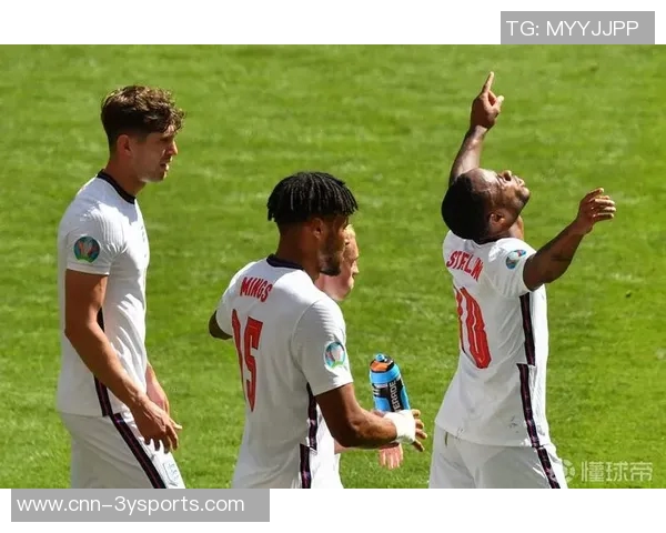 媒体人分析亨德森与小杨配合前景期待未来传球次数增加